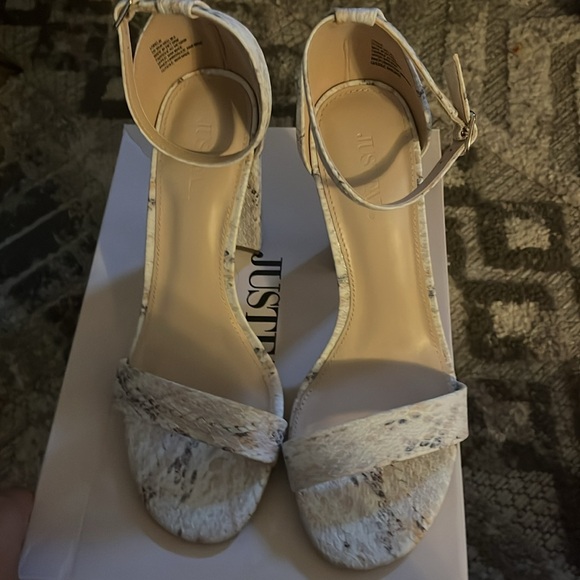 JustFab, Lorelai Block Heeled Sandal - Picture 5 of 5